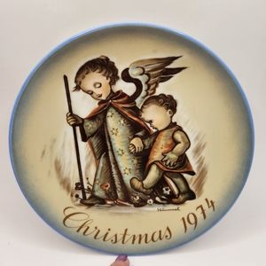 Vintage "The Guardian Angel" by Sister Bertha Hummel Christmas Plate 174
